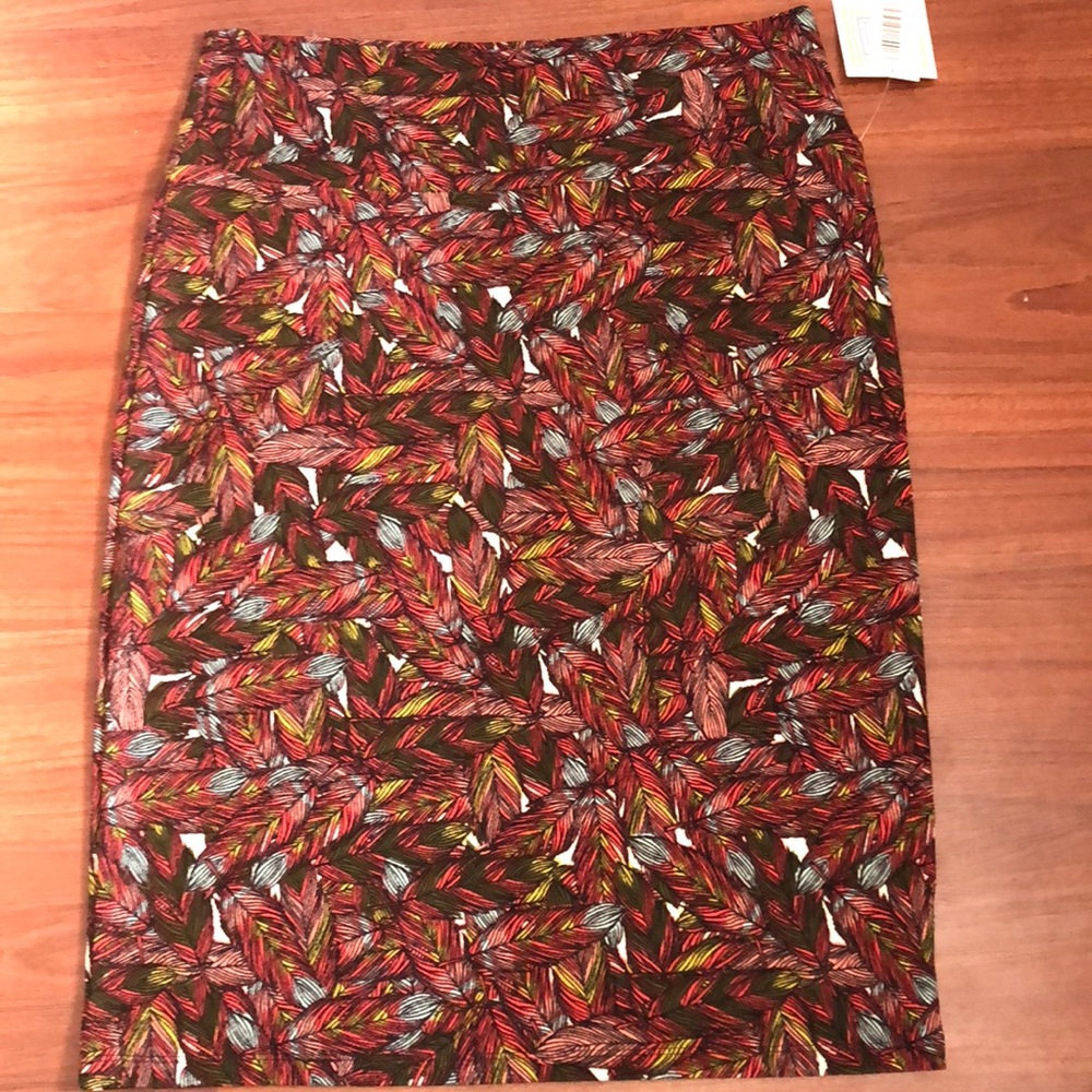 BNWT feather size large Cassie skirt